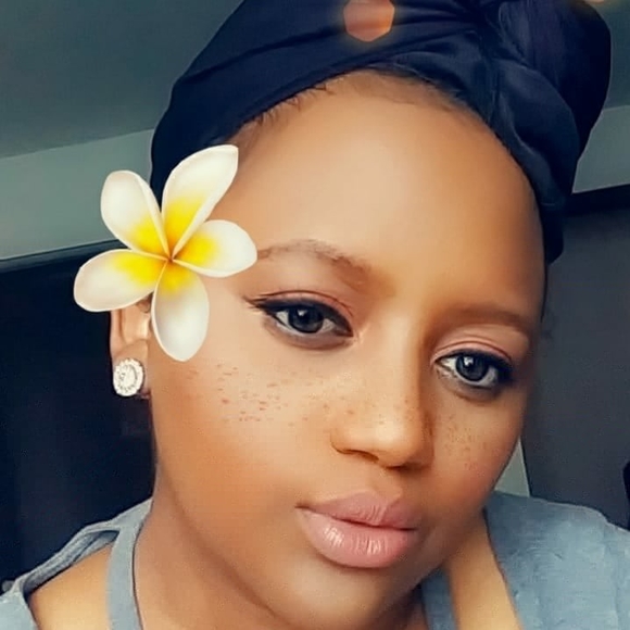 Meet your Posher, Simone - Picture 1 of 1